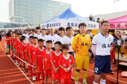  足球超级杯掀起高潮，荆楚雷豹队鏖战江汉雄狮队，老将里程碑之夜——防线高度稳定-九游体育app下载